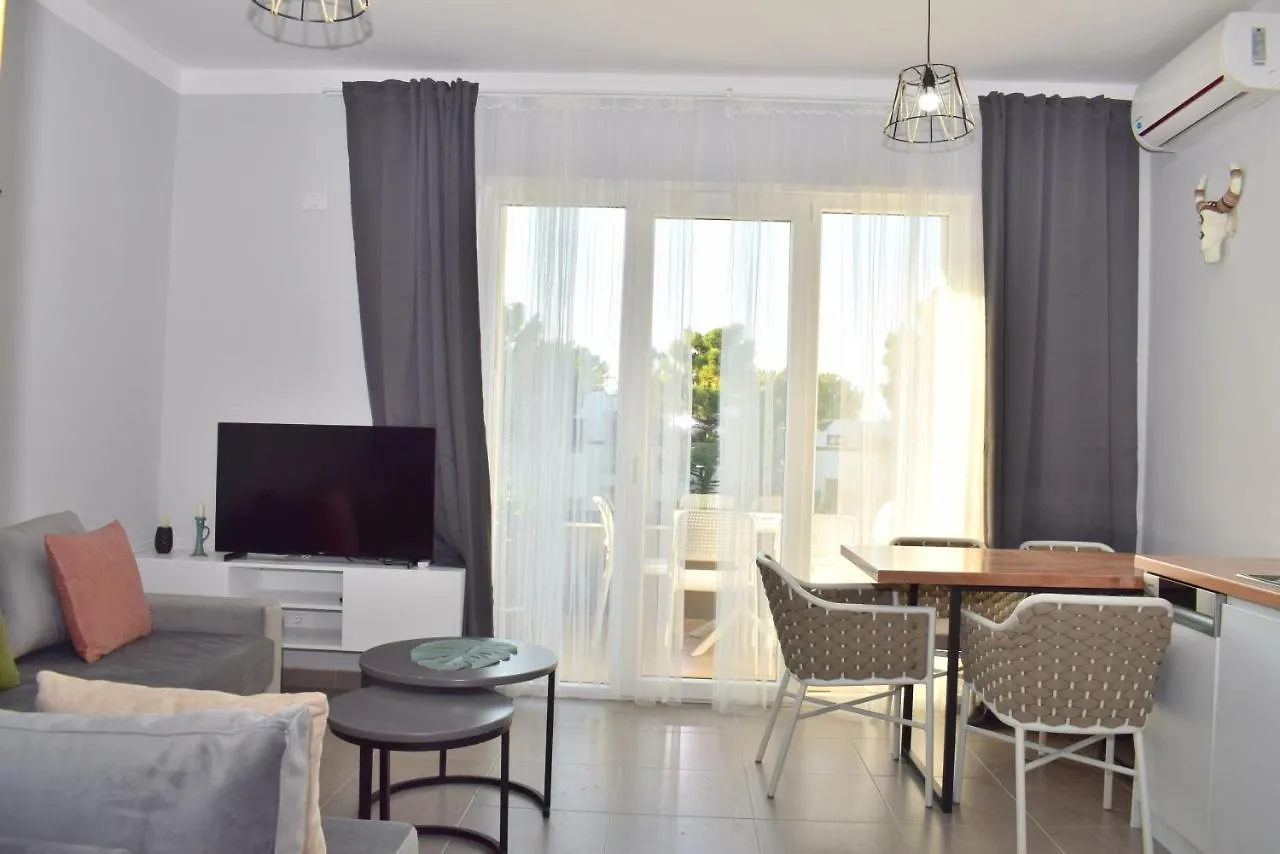 Wide Beach Apartment - 236 Durres