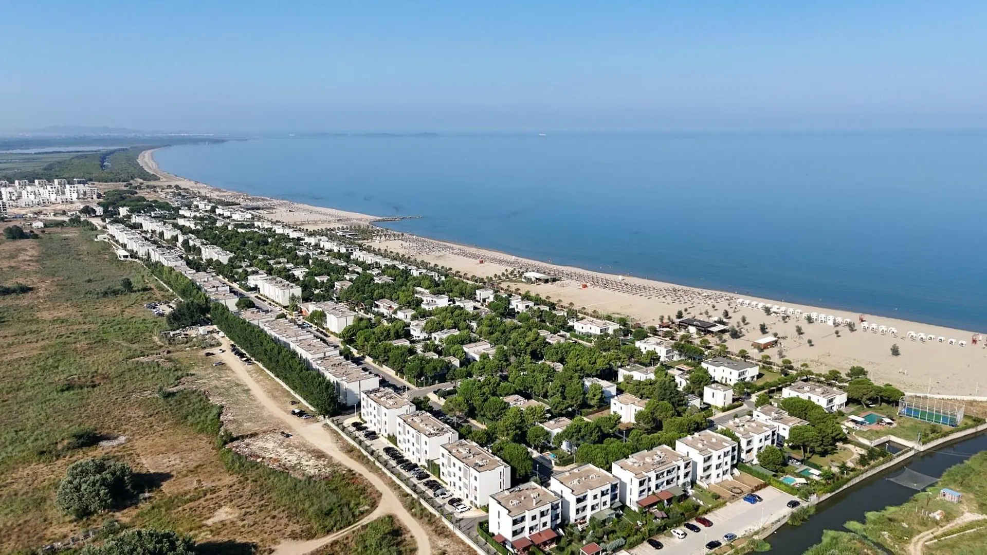 Wide Beach Apartment - 236 Durres