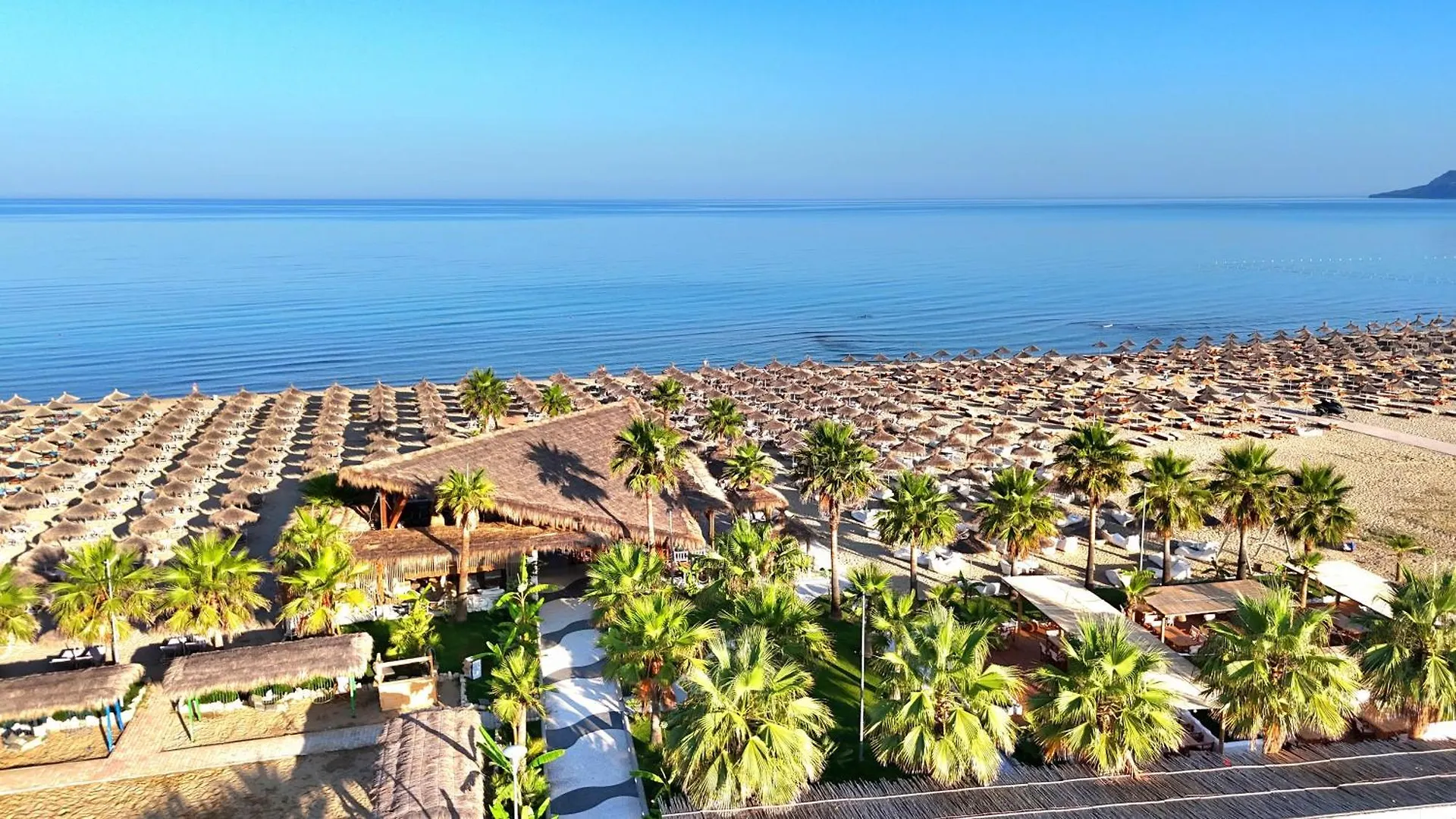 Wide Beach Apartment - 236 Durres