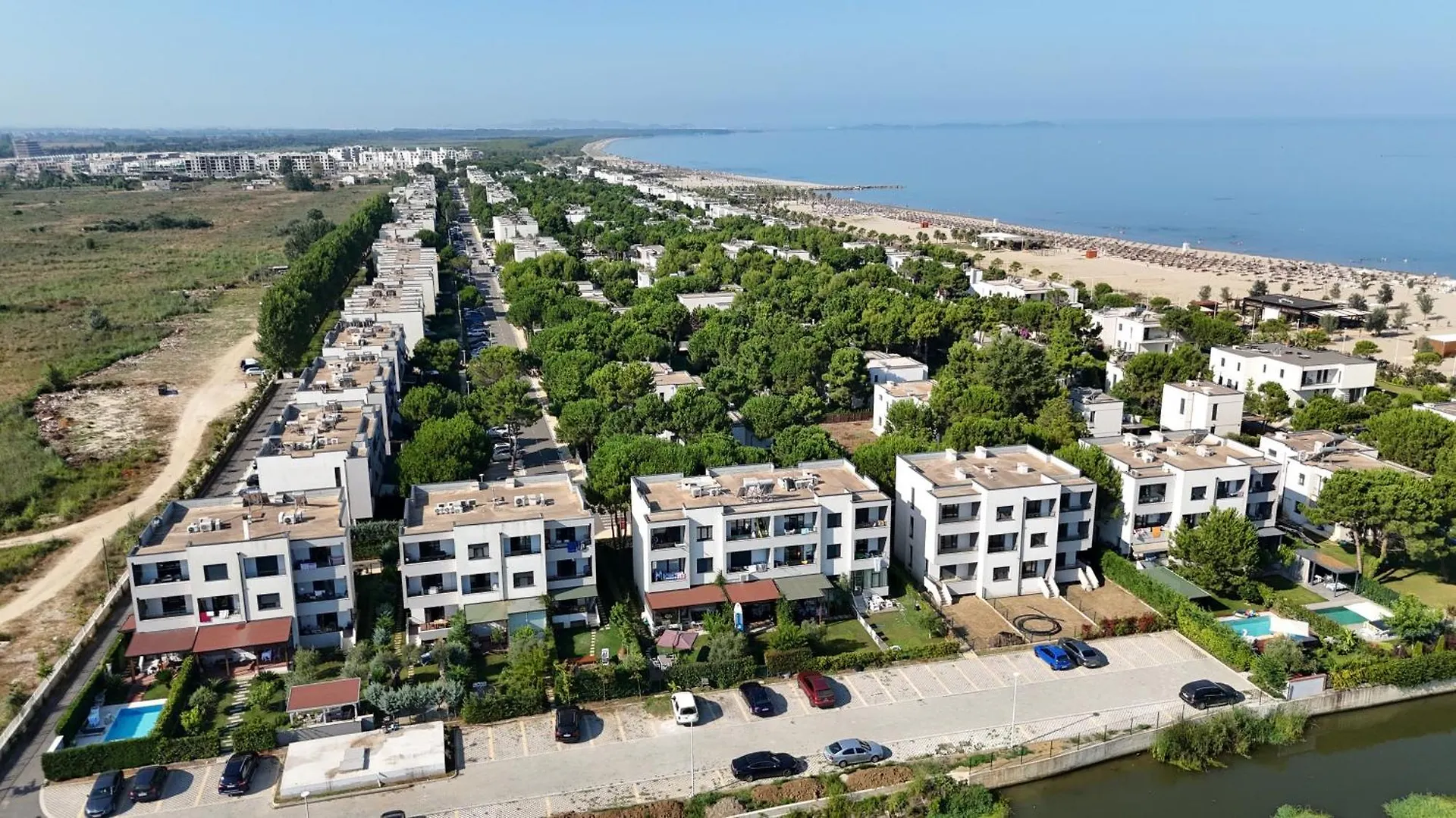 Wide Beach Apartment - 236 Durres
